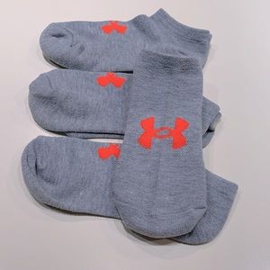 Under armour ankle socks-3 pairs